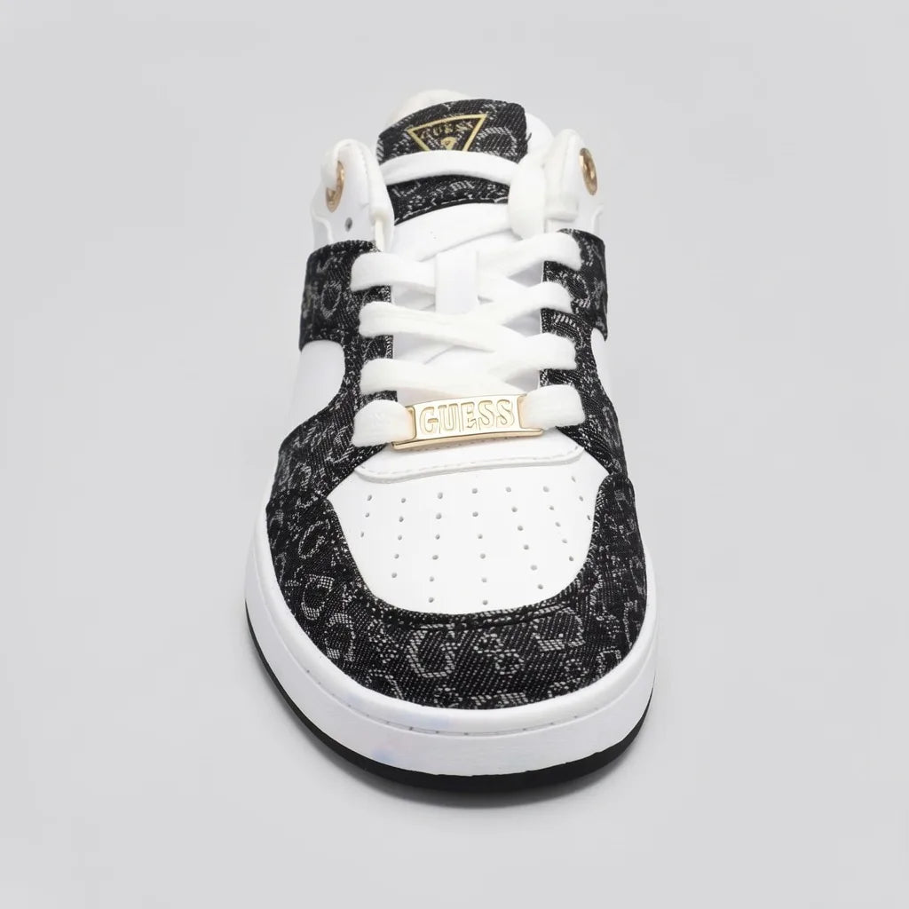 Guess Tenis Urbano Blanco Bordado G Negro Punta, lateral y talón Suela Blanca/ negro | Photo Studio AI | 3