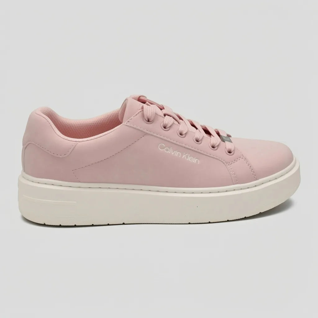 Calvin Klein Tenis Plataforma Rosado Placa Plateado Cintas Suela Blanco Hueso | Photo Studio AI | 1