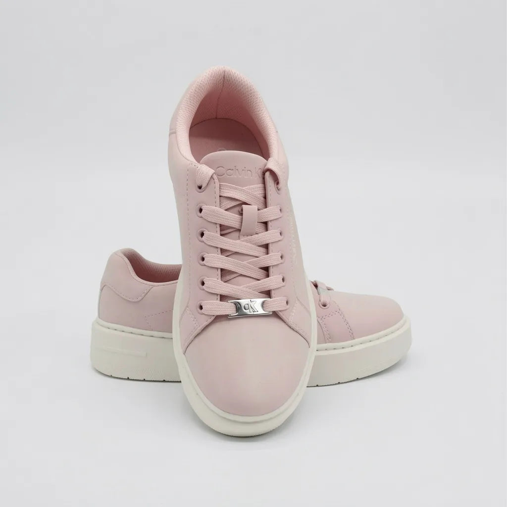 Calvin Klein Tenis Plataforma Rosado Placa Plateado Cintas Suela Blanco Hueso | Photo Studio AI | 5
