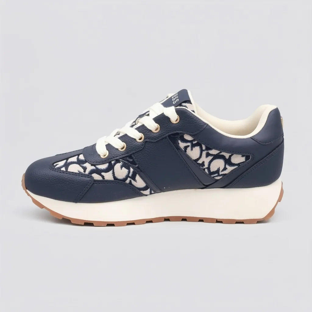 Guess Tenis Moderno Azul Marino Bordado G Beige Lateral Suela Blanco Hueso/ Café | Photo Studio AI | 4
