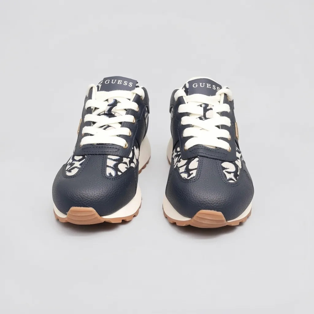 Guess Tenis Moderno Azul Marino Bordado G Beige Lateral Suela Blanco Hueso/ Café | Photo Studio AI | 5
