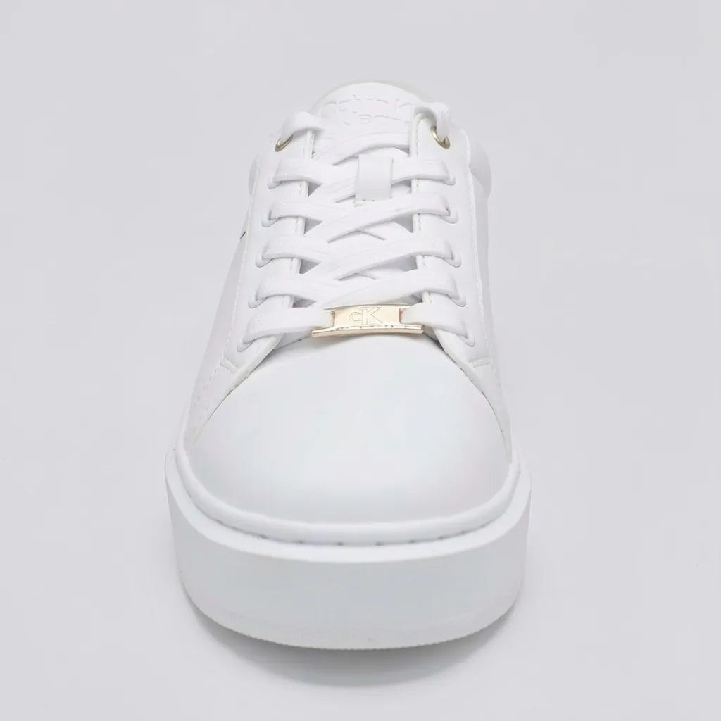 Calvin Klein Tenis Plataforma Blanco Diseño CK Café/ Beige Talón Suela Blanca | Photo Studio AI | 3