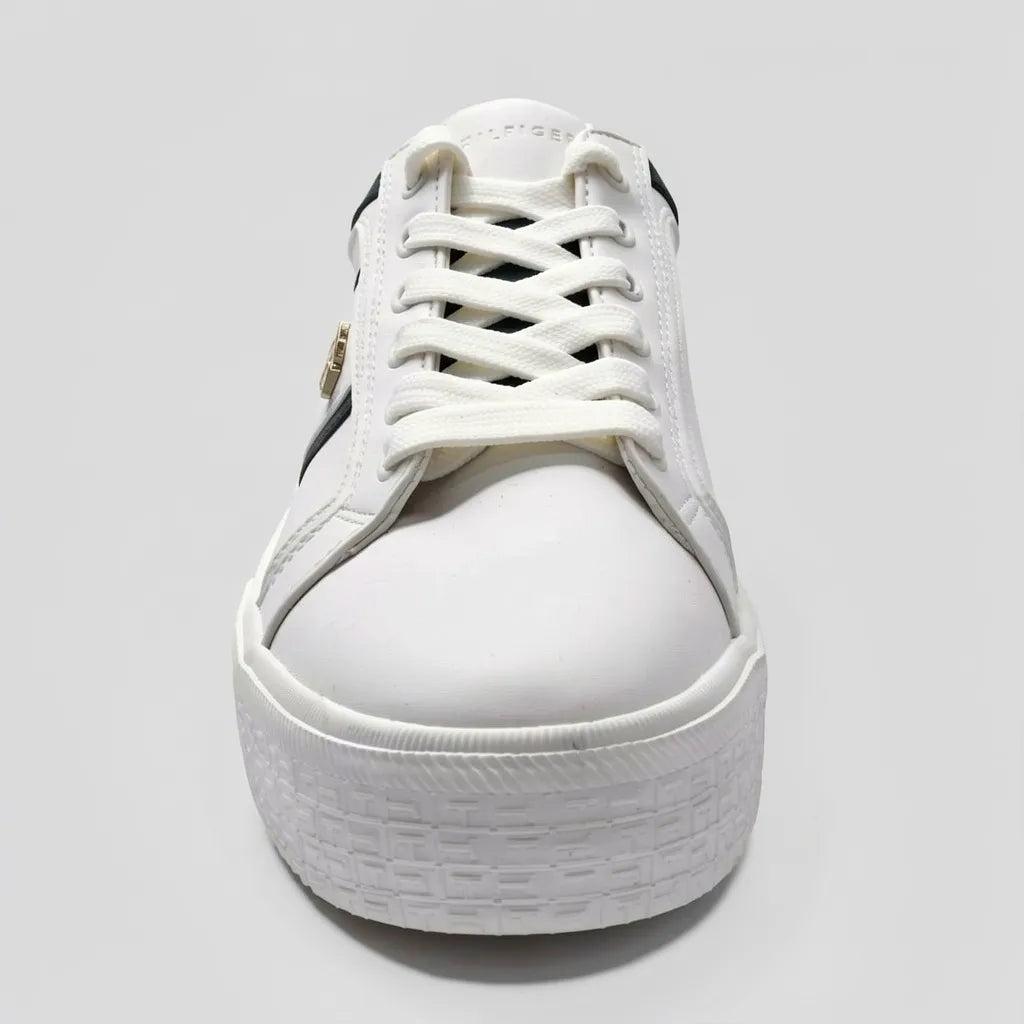 Tommy Tenis Plataforma Blanco hueso Detalles Verde Oscuro Lateral, Lengüeta y talón Suela Blanco Hueso | Photo Studio AI | 3