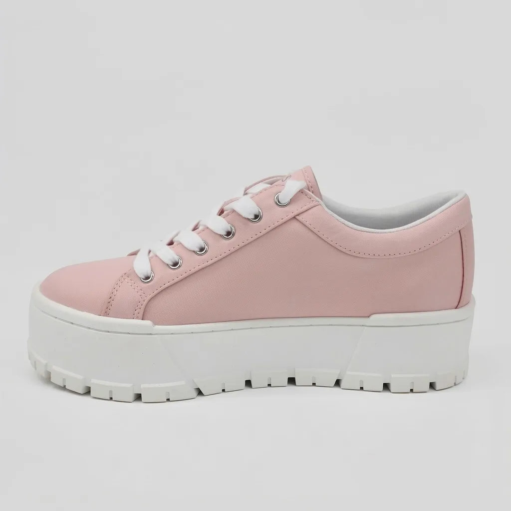 Guess Plataforma Moderno Rosado Triángulo Guess Rosado Lateral Suela Blanca | Photo Studio AI | 2