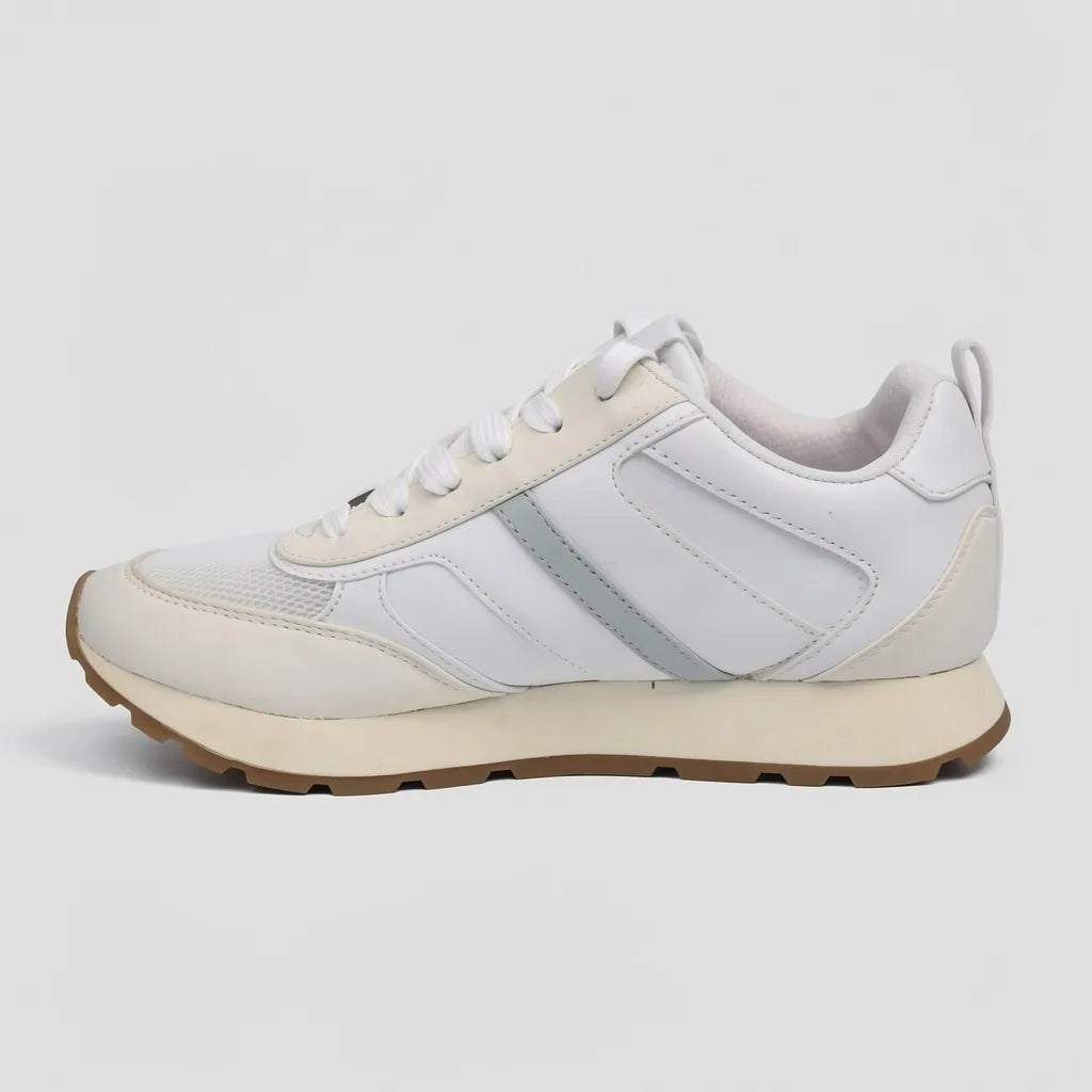 Calvin Klein Tenis Deportivo/ Casual Blanco Franjas / Lineas Verde Pastel Lateral Suela Crema/ Café | Photo Studio AI | 2