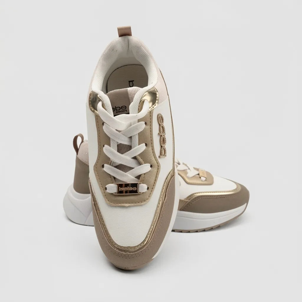 Bebe Tenis Deportivo/ Casual Blanco Detalles Dorado Todo Suela Blanca | Photo Studio AI | 5