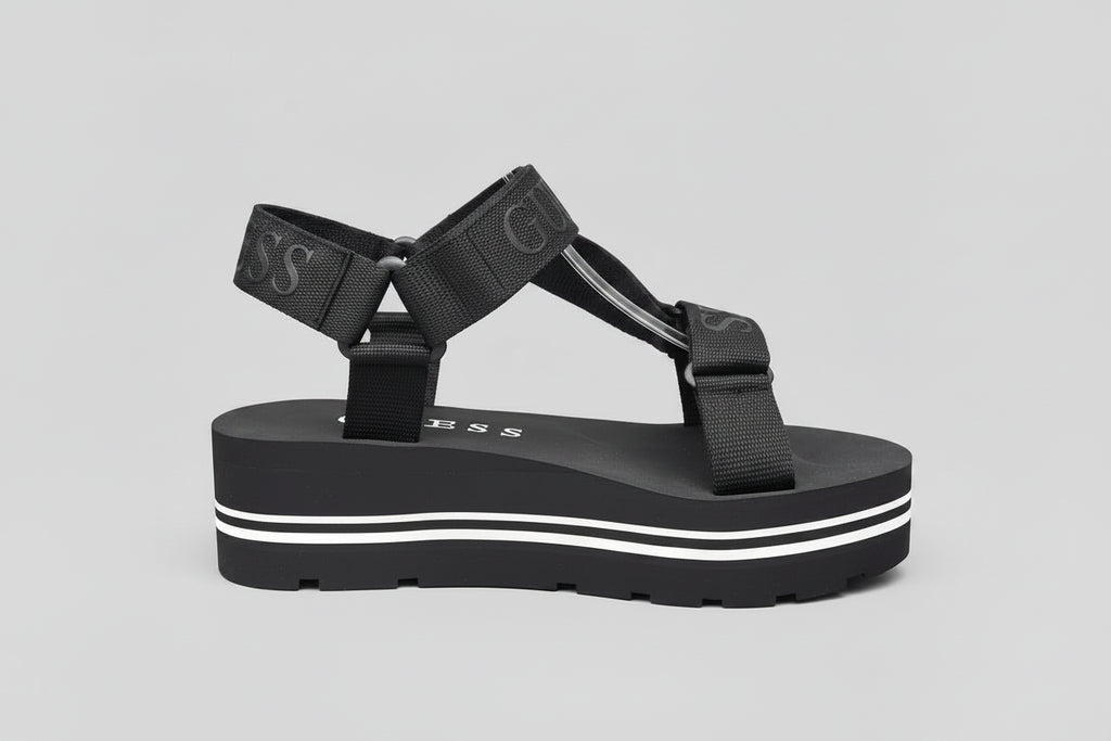 Guess Sandalia Velcro Negro Franjas / Lineas Blanco Suela Suela Negra | Photo Studio AI | 2