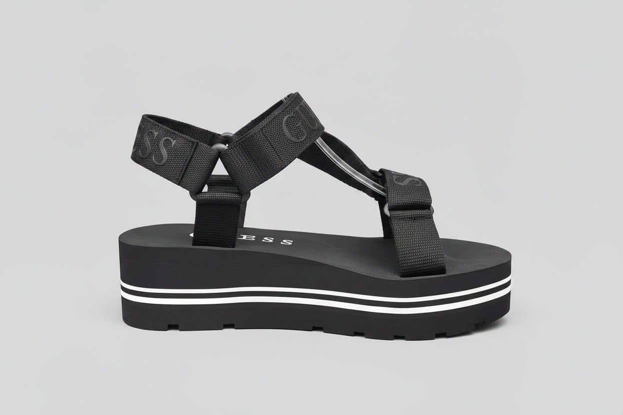 Guess Sandalia Velcro Negro Franjas / Lineas Blanco Suela Suela Negra | Photo Studio AI | 2