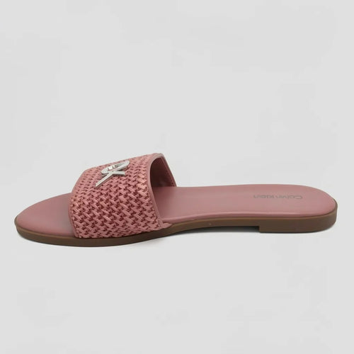 Calvin Klein Sandalia Slip On Palo Rosa Logo Plateado Empeine Suela Café | Photo Studio AI | 2