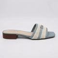 Guess Sandalia Slip On Celeste Placa Dorado Empeine Suela Café | Photo Studio AI | 1