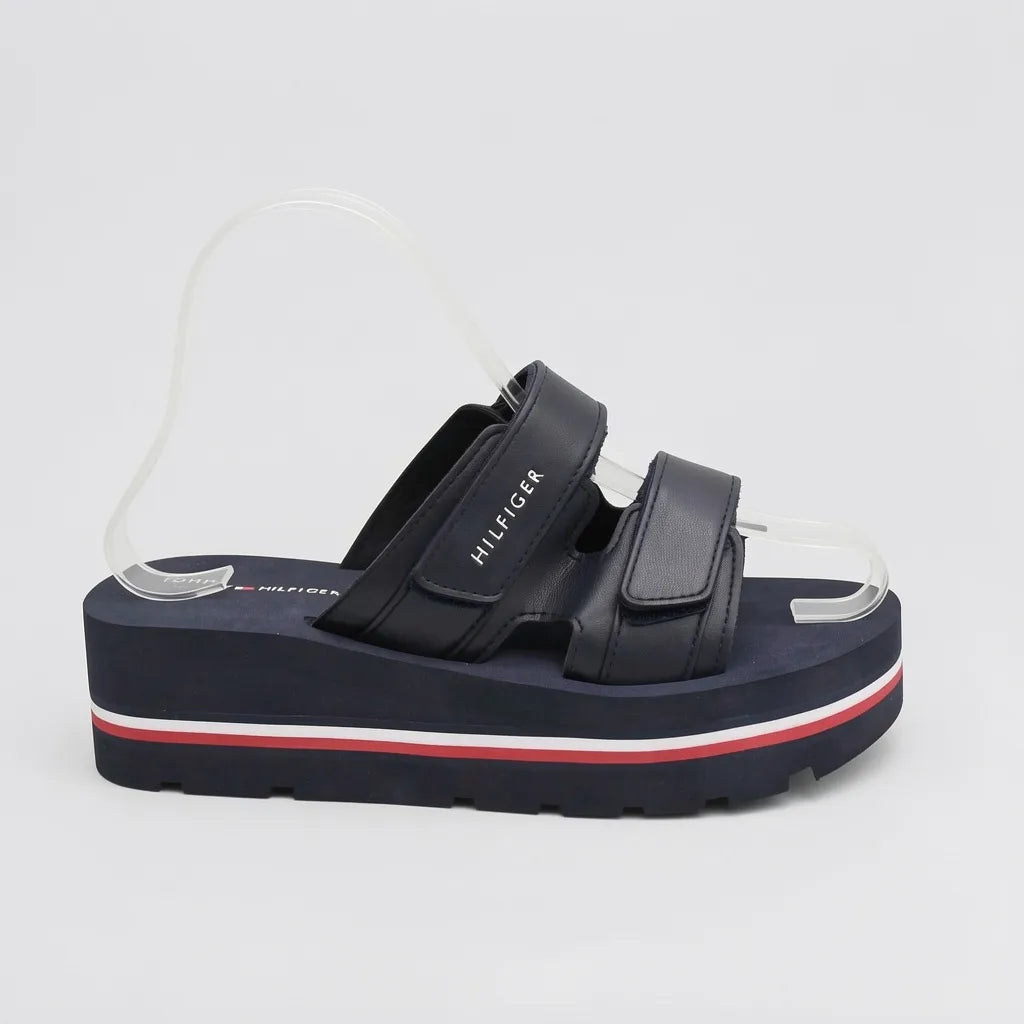 Tommy Sandalia Velcro Azul Marino Franjas / Lineas Blanco/ Rojo Suela Suela Azul Marino | Photo Studio AI | 1