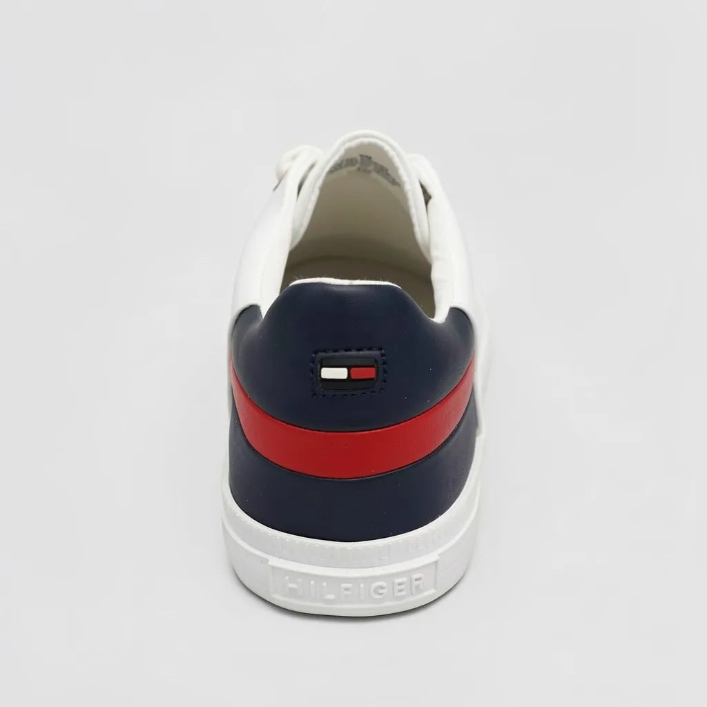 Tommy Tenis Minimal Blanco Bandera Rojo/ Azul Talón Suela Blanca | Photo Studio AI | 4