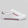 Tommy Tenis Minimal Blanco Bandera Rojo/ Azul/ Blanco Lateral Suela Blanca | Photo Studio AI | 1