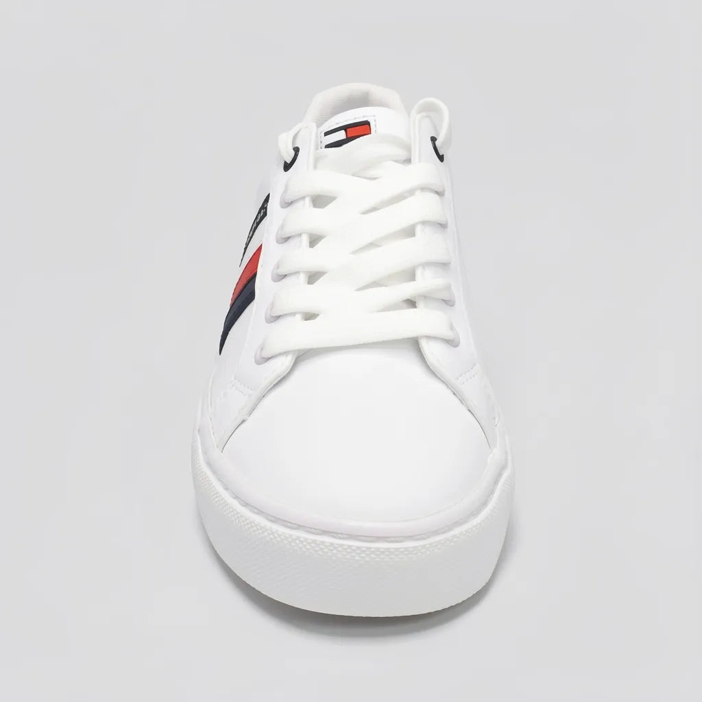 Tommy Tenis Minimal Blanco Bandera Rojo/ Azul/ Blanco Lateral Suela Blanca | Photo Studio AI | 3