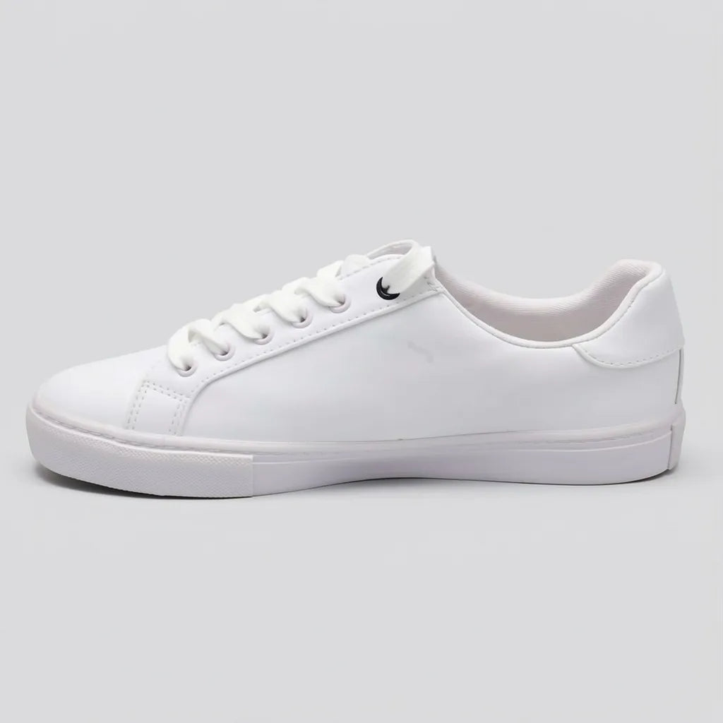 Tommy Tenis Minimal Blanco Bandera Rojo/ Azul/ Blanco Lateral Suela Blanca | Photo Studio AI | 4