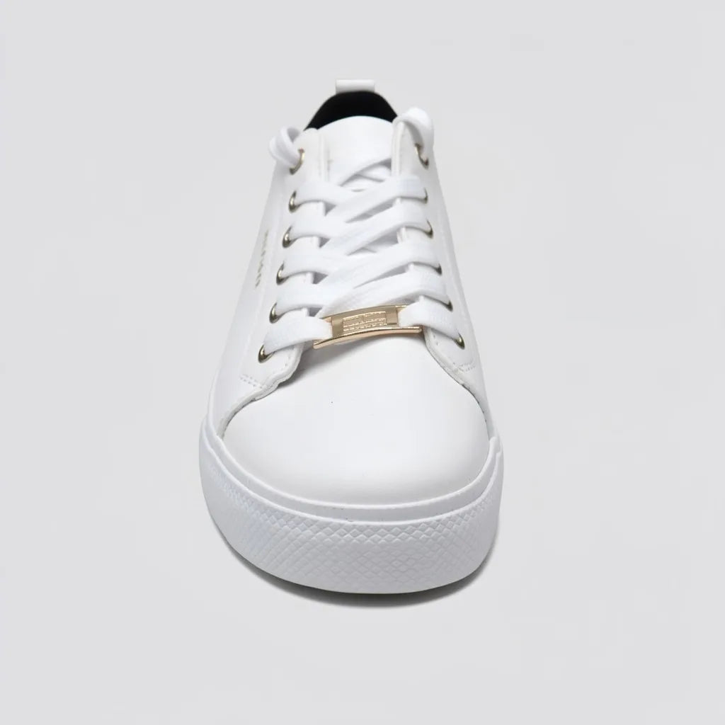 Tommy Tenis Minimal Blanco Bandera Rojo/ Azul/ Blanco Cuello Interno/ Externo Suela Blanca | Photo Studio AI | 3