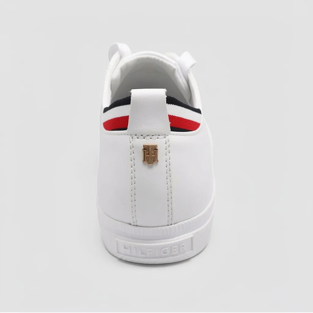 Tommy Tenis Minimal Blanco Bandera Rojo/ Azul/ Blanco Cuello Interno/ Externo Suela Blanca | Photo Studio AI | 4