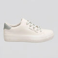 Nautica Tenis Minimal Blanco hueso Detalles Verde Pastel Talón y Cintas Suela Blanco Hueso | Photo Studio AI | 1