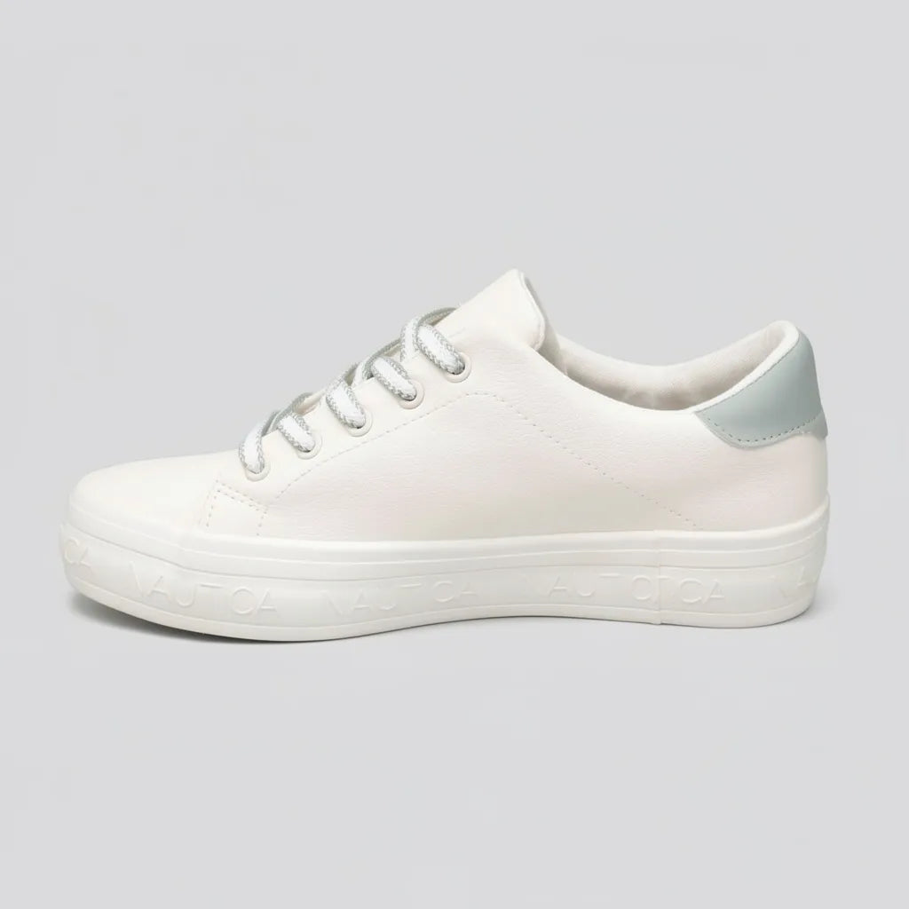 Nautica Tenis Minimal Blanco hueso Detalles Verde Pastel Talón y Cintas Suela Blanco Hueso | Photo Studio AI | 2