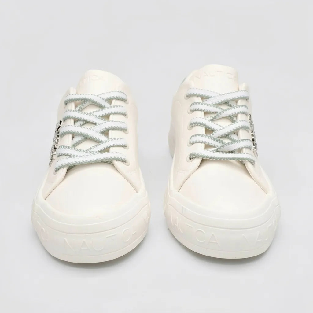 Nautica Tenis Minimal Blanco hueso Detalles Verde Pastel Talón y Cintas Suela Blanco Hueso | Photo Studio AI | 5