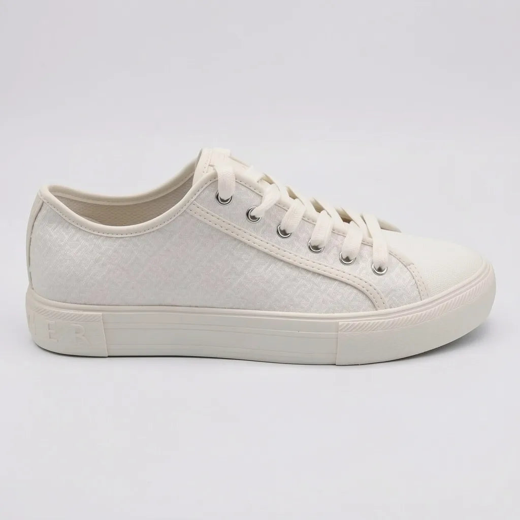 Tommy Tenis Minimal Crema Bordado TH N/A Todo Suela Crema | Photo Studio AI | 1