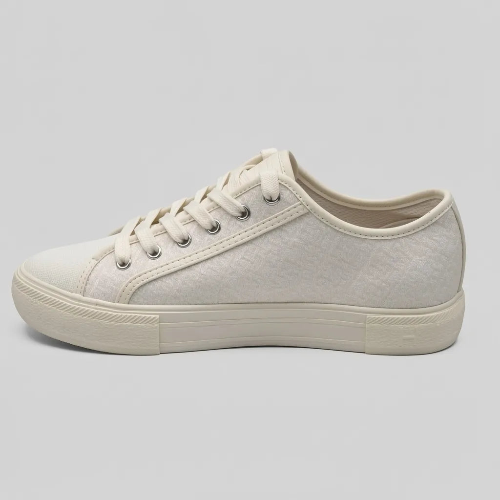 Tommy Tenis Minimal Crema Bordado TH N/A Todo Suela Crema | Photo Studio AI | 2