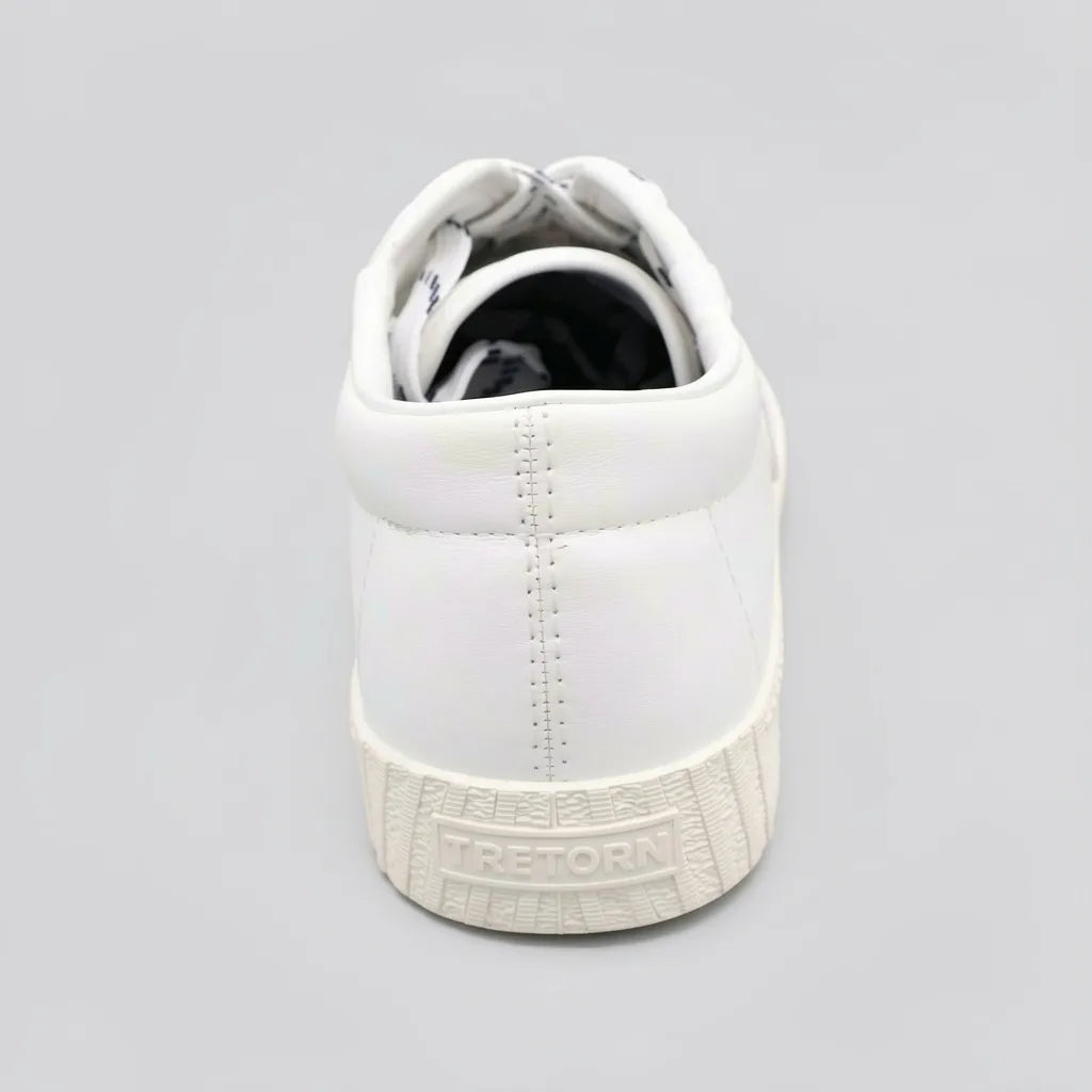 Tretorn Tenis Minimal Blanco hueso Diseño Azul Marino Lateral Suela Crema | Photo Studio AI | 4