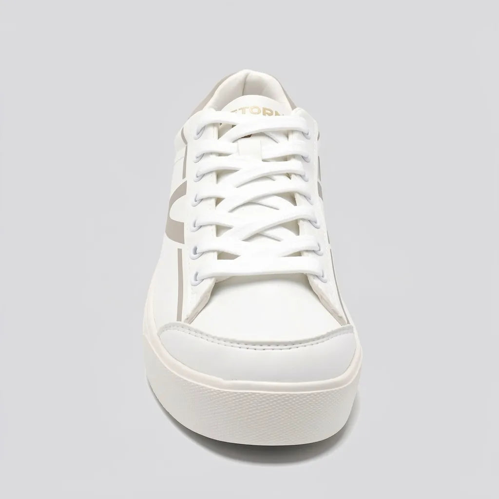 Tretorn Tenis Minimal Blanco hueso Detalles Beige Lateral y Talón Suela Blanco Hueso | Photo Studio AI | 3