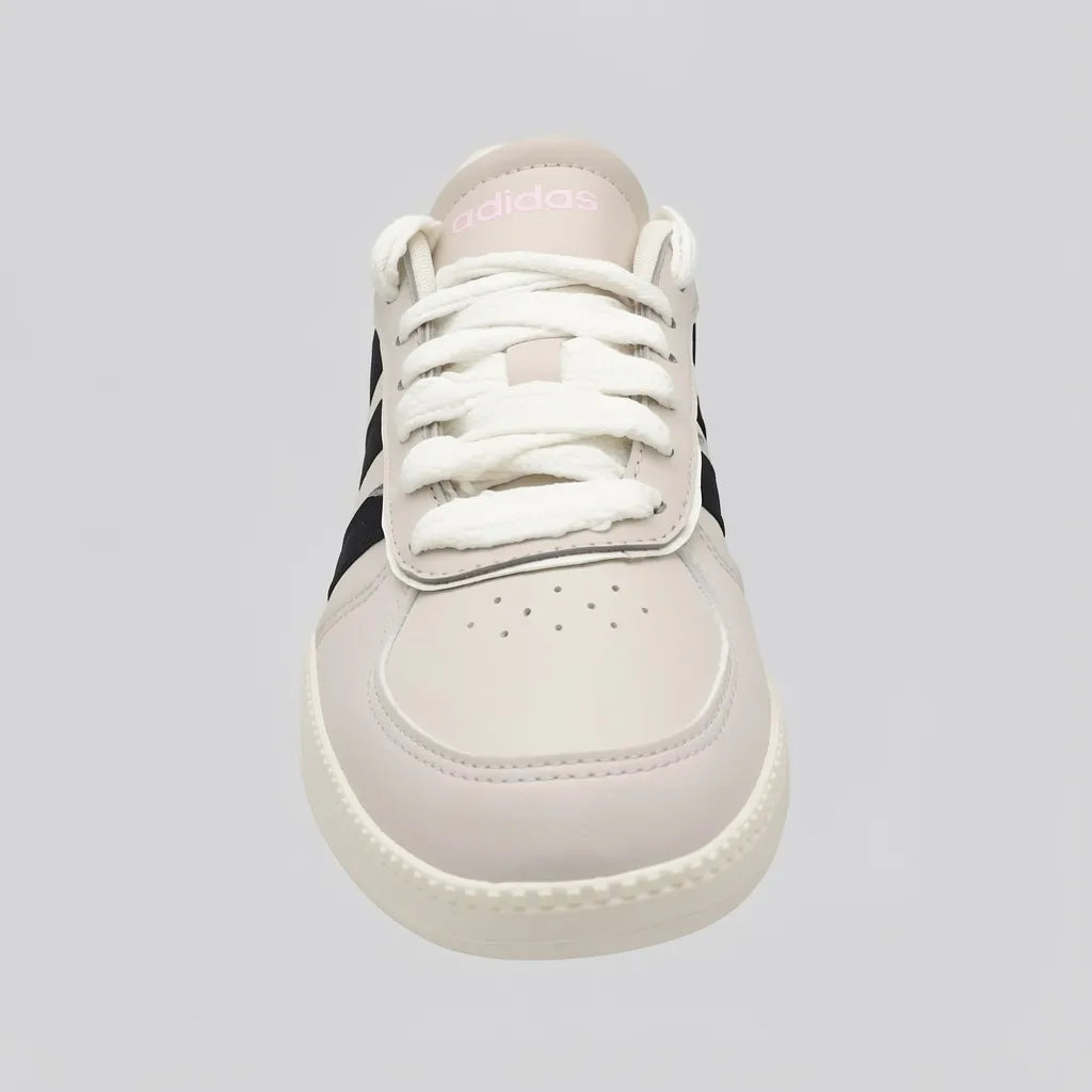 Adidas Tenis Urbano Arena Franjas / Lineas Negro Lateral Suela Blanco Hueso | Photo Studio AI | 3