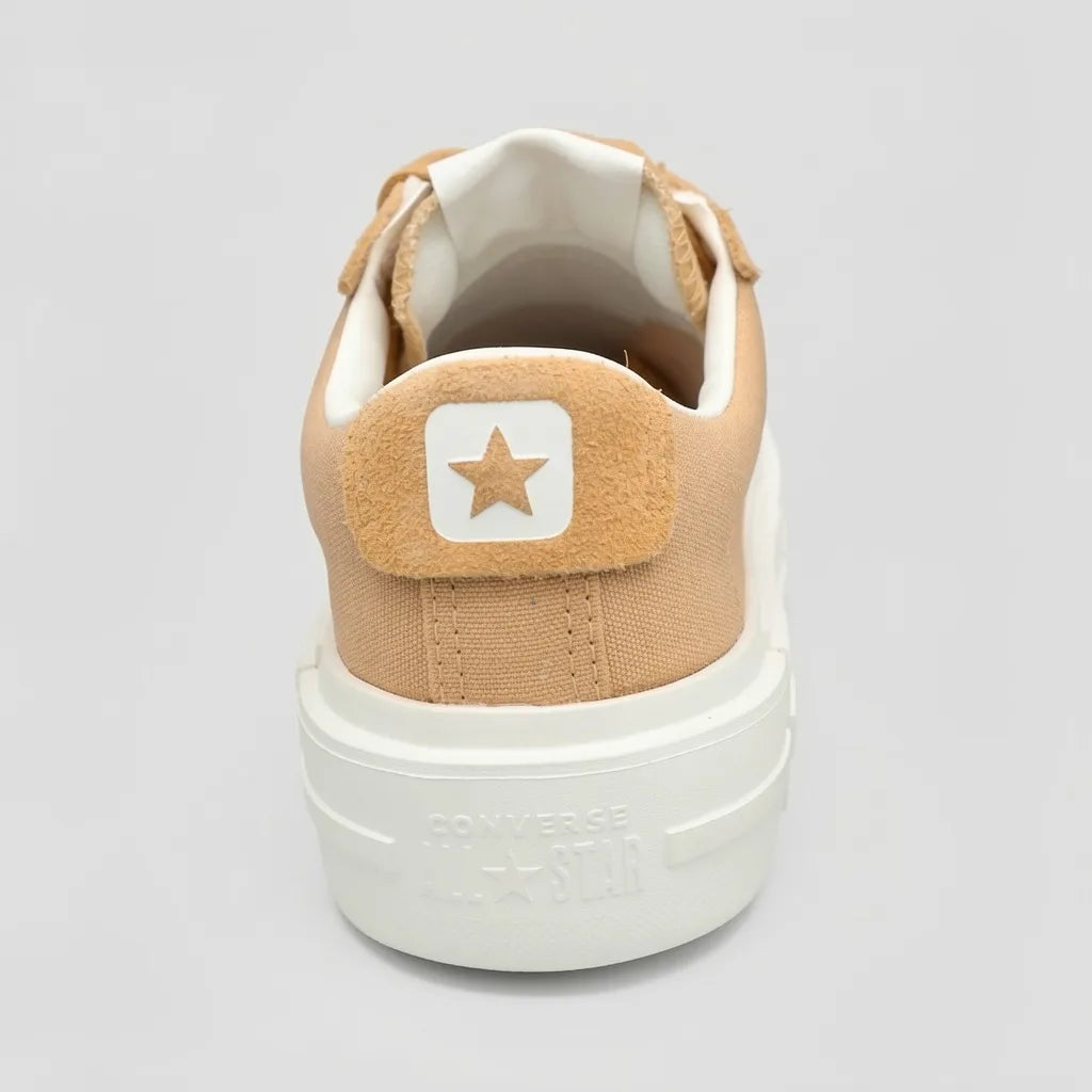 Converse Tenis Plataforma Mostaza Logo Blanco/ Negro Lengüeta y Talón Suela Blanco Hueso | Photo Studio AI | 4