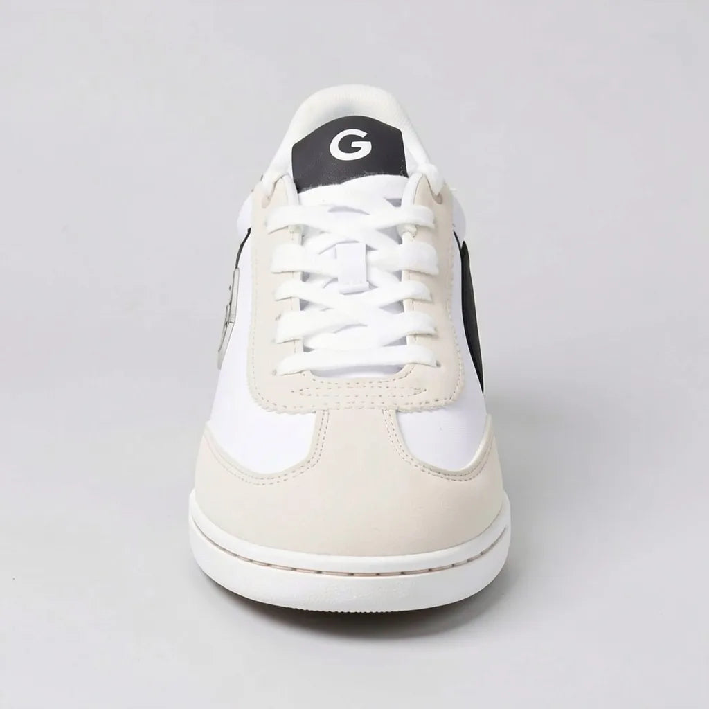 GBG Tenis Urbano Blanco Detalles Cuero Negro Lateral y Talón Suela Blanca/ café | Photo Studio AI | 3