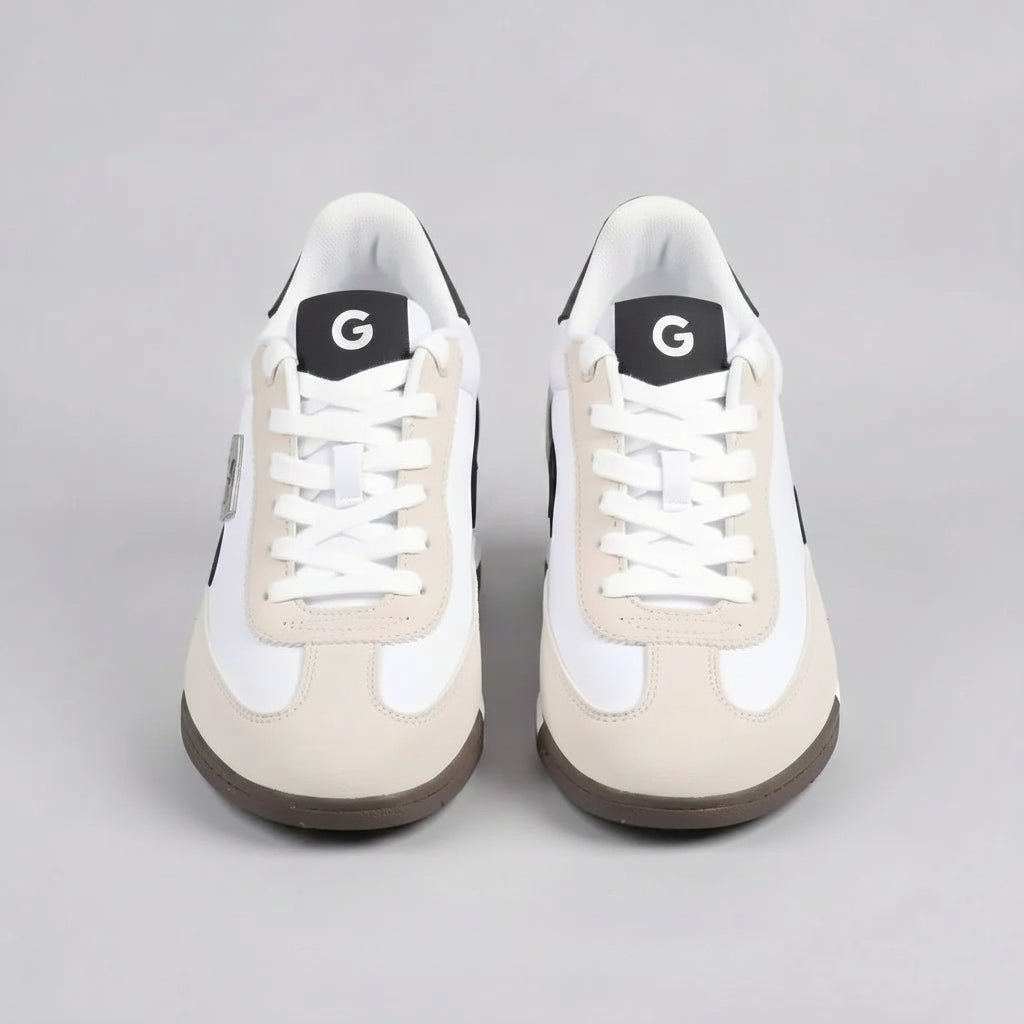 GBG Tenis Urbano Blanco Detalles Cuero Negro Lateral y Talón Suela Blanca/ café | Photo Studio AI | 5