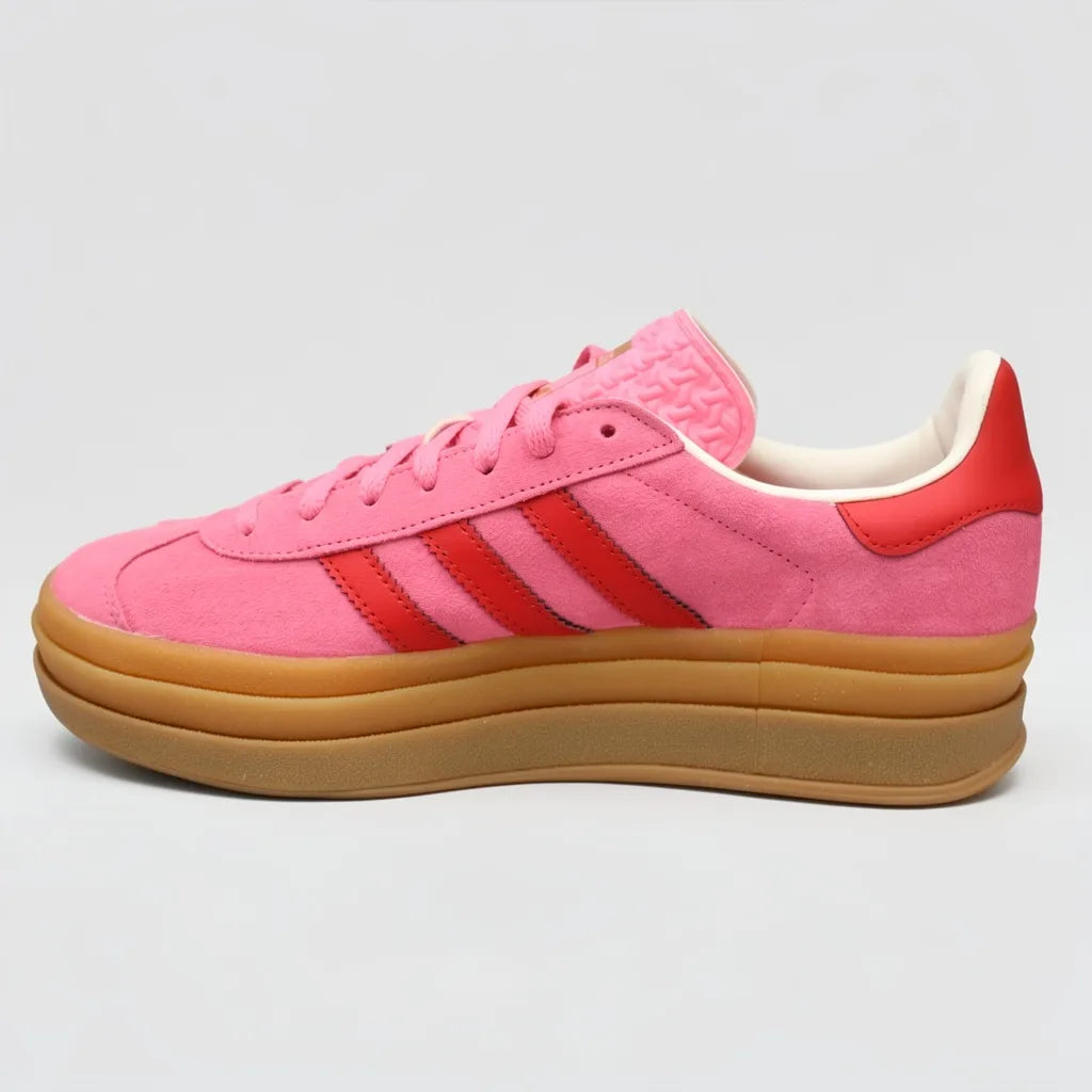 Adidas Tenis Plataforma Fucsia Franjas / Lineas Rojo Lateral y Talón Suela Café | Photo Studio AI | 2