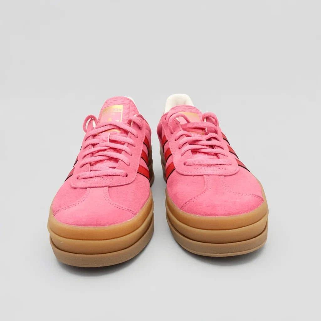 Adidas Tenis Plataforma Fucsia Franjas / Lineas Rojo Lateral y Talón Suela Café | Photo Studio AI | 5