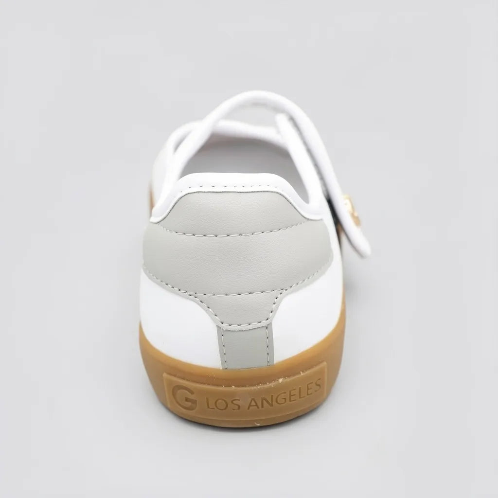 GBG Balerina Moderno Blanco Detalles Gris Talón y Punta Suela Café | Photo Studio AI | 4