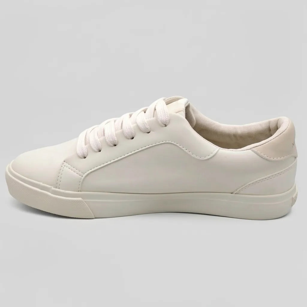 Nautica Tenis Minimal Beige Placa Beige Lateral Suela Beige | Photo Studio AI | 2