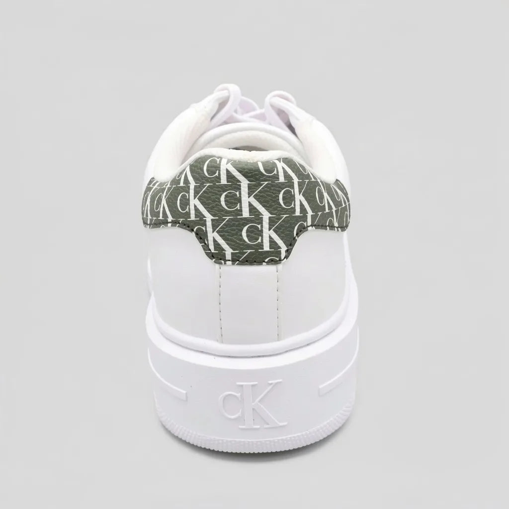 Calvin Klein Tenis Plataforma Blanco Detalles Verde Oscuro Lateral y Talón Suela Blanca | Photo Studio AI | 4