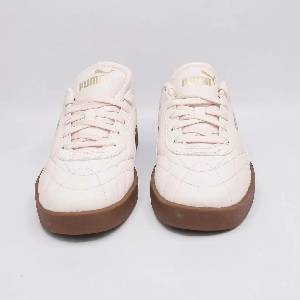Puma Tenis Urbano Rosa Pastel Franjas / Lineas Blanco Lateral Suela Café | Photo Studio AI | 5