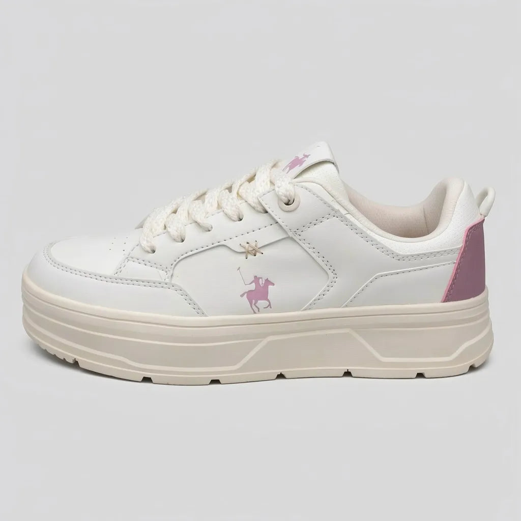 Polo Tenis Plataforma Blanco Detalles Palo Rosa Lateral y Talón Suela Blanco Hueso | Photo Studio AI | 2