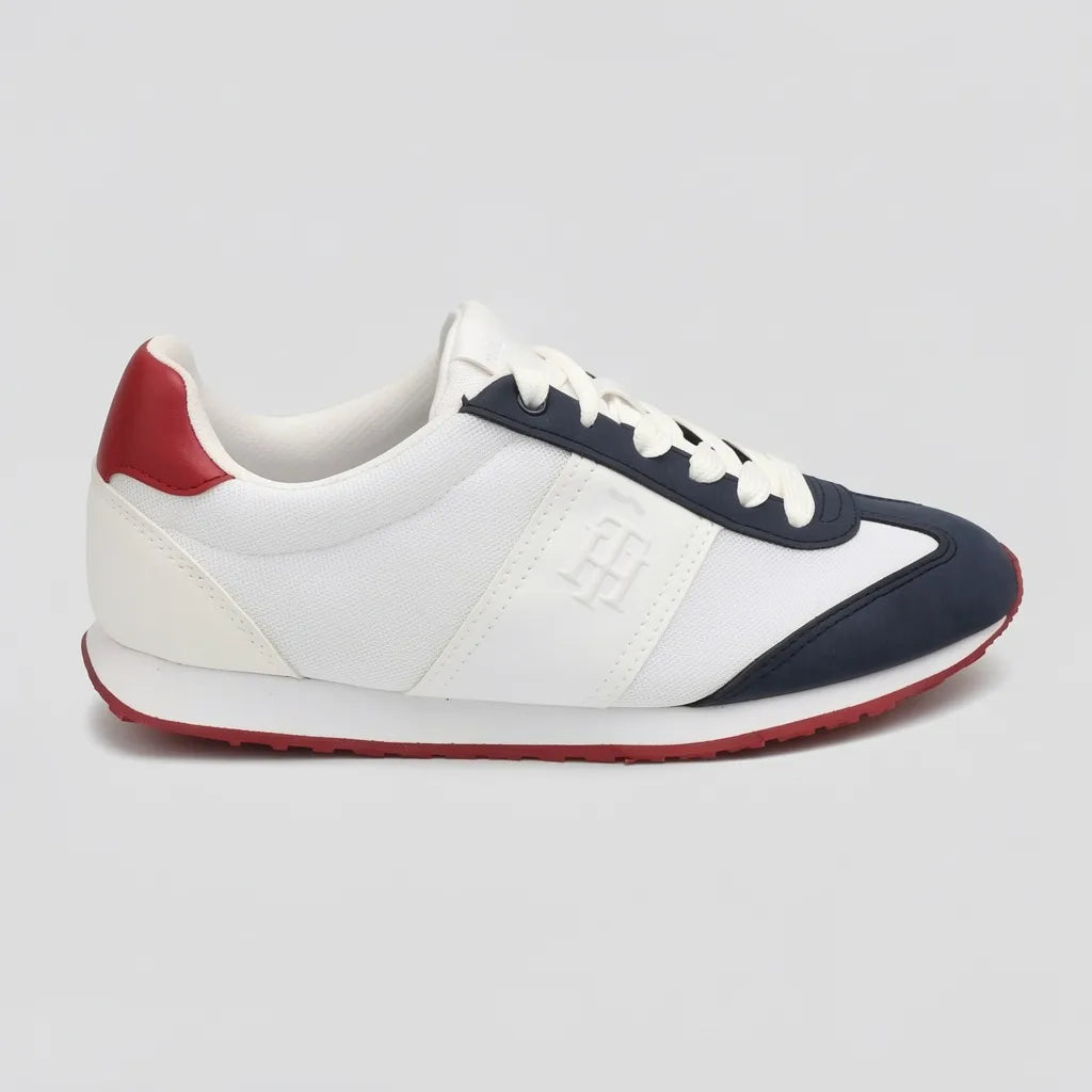 Tommy Tenis Deportivo/ Casual Blanco Gamuza Azul Marino Punta Suela Blanca/ Rojo | Photo Studio AI | 1