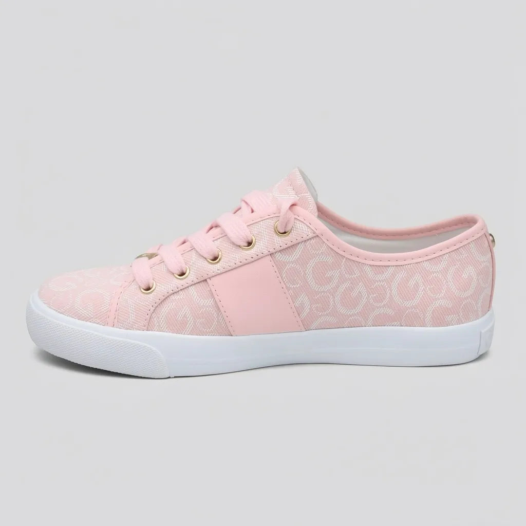GBG Tenis Moderno Rosado Estampado G Dorado Todo Suela Blanca | Photo Studio AI | 2