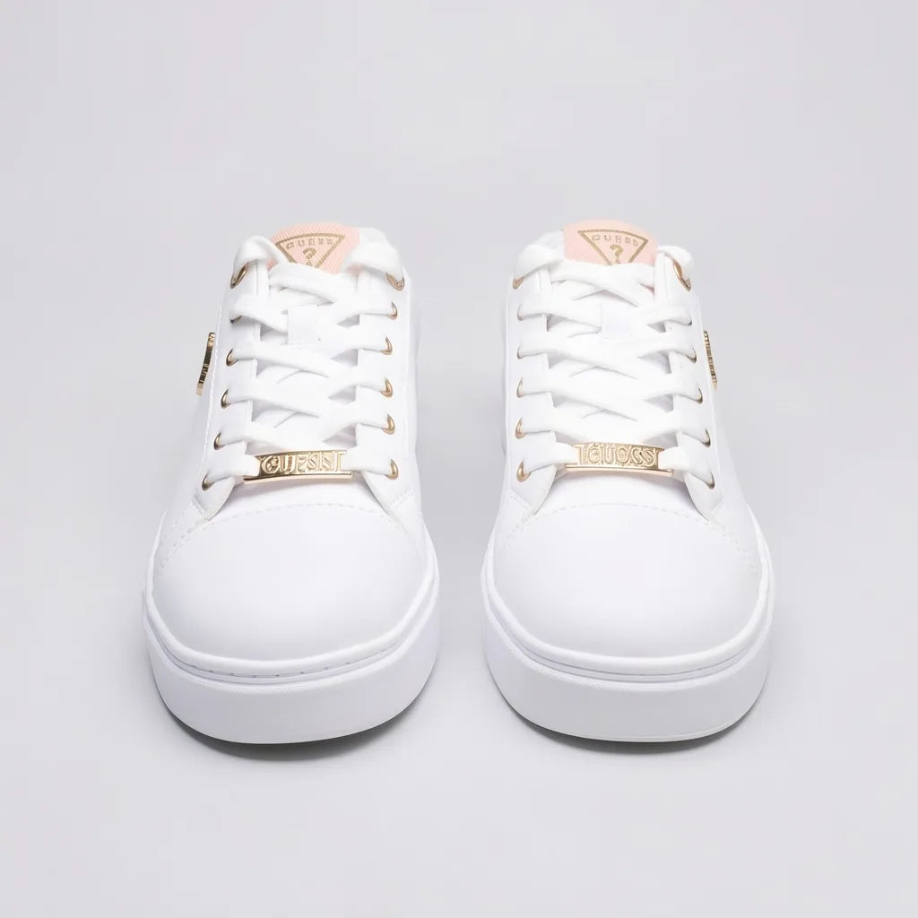 Guess Tenis Plataforma Blanco Detalles Rosado/ Dorado Lateral, Lengüeta y Cintas Suela Blanca | Photo Studio AI | 5
