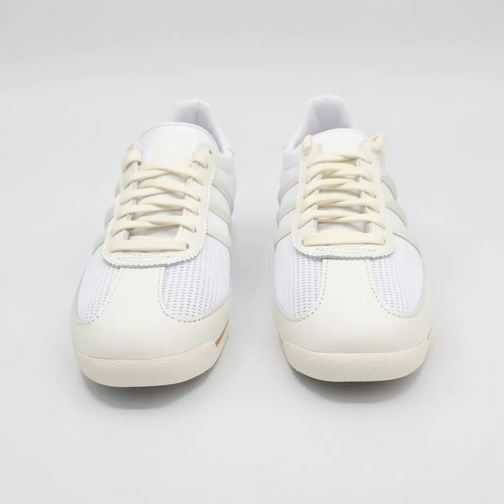 Adidas Tenis Retro Blanco Detalles Crema Lengüeta, cintas, lateral y talón Suela Blanca/ café | Photo Studio AI | 5