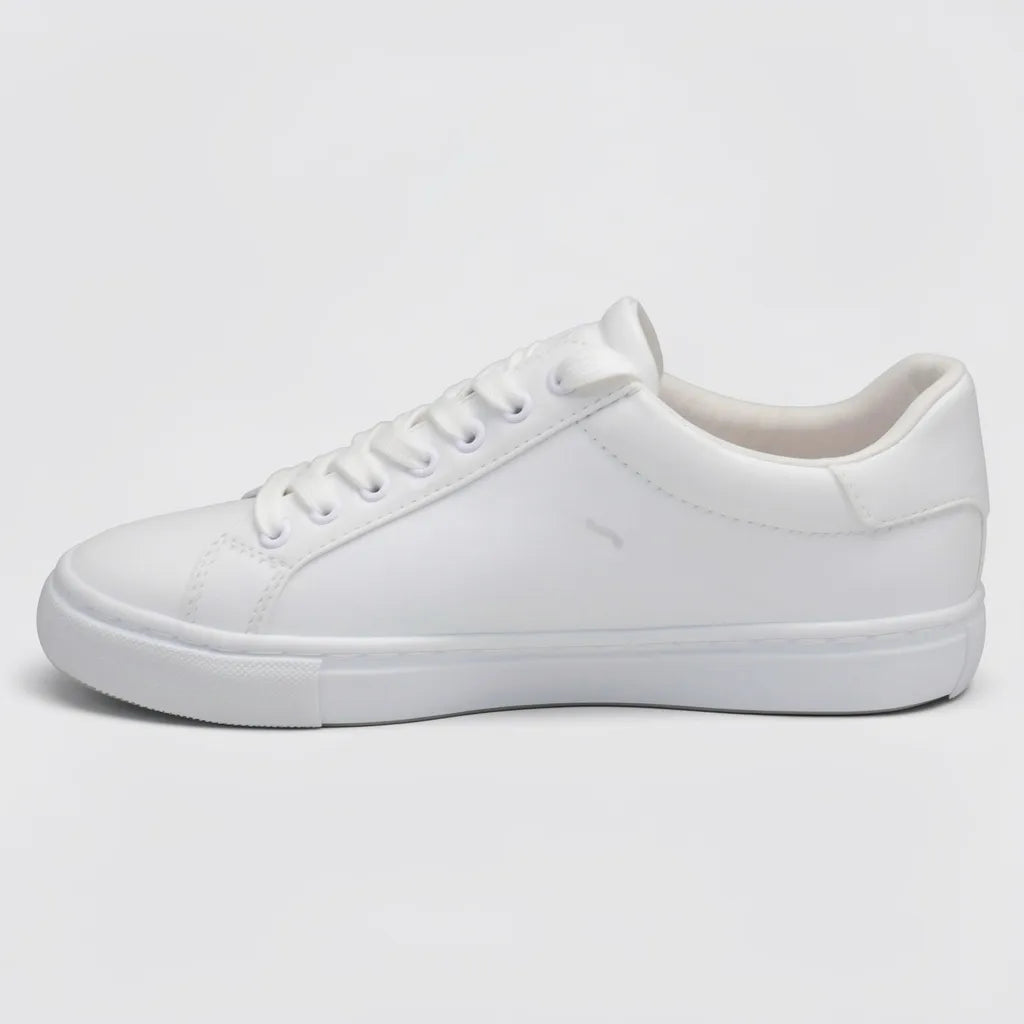 Calvin Klein Tenis Minimal Blanco N/A N/A N/A Suela Blanca | Photo Studio AI | 2