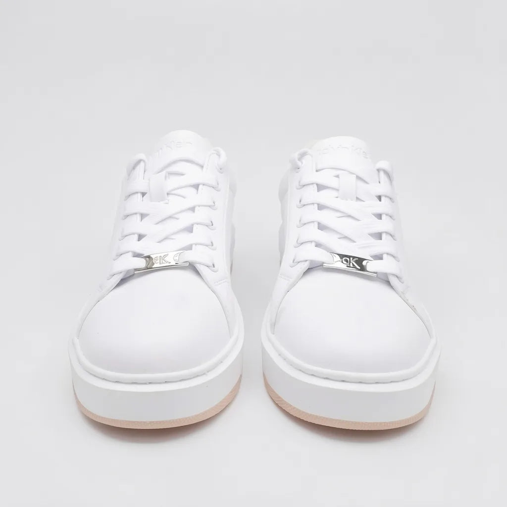 Calvin Klein Tenis Plataforma Blanco Gamuza Rosado Talón Suela Blanca/ Rosado | Photo Studio AI | 5