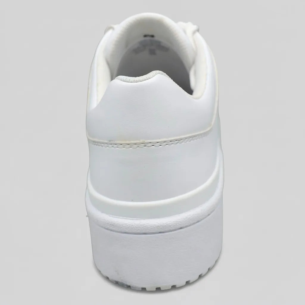 Calvin Klein Tenis Plataforma Blanco CK  Plateado Lateral Suela Blanca | Photo Studio AI | 3