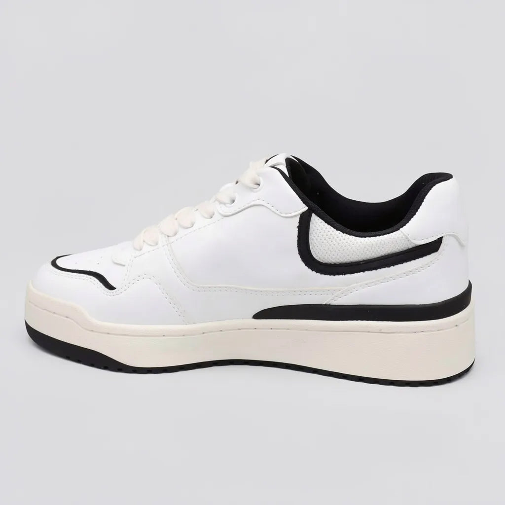 Calvin Klein Tenis Plataforma Blanco Detalles Negro Punta, lateral y talón Suela Blanco Hueso/ Negro | Photo Studio AI | 1