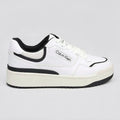 Calvin Klein Tenis Plataforma Blanco Detalles Negro Punta, lateral y talón Suela Blanco Hueso/ Negro | Photo Studio AI | 2