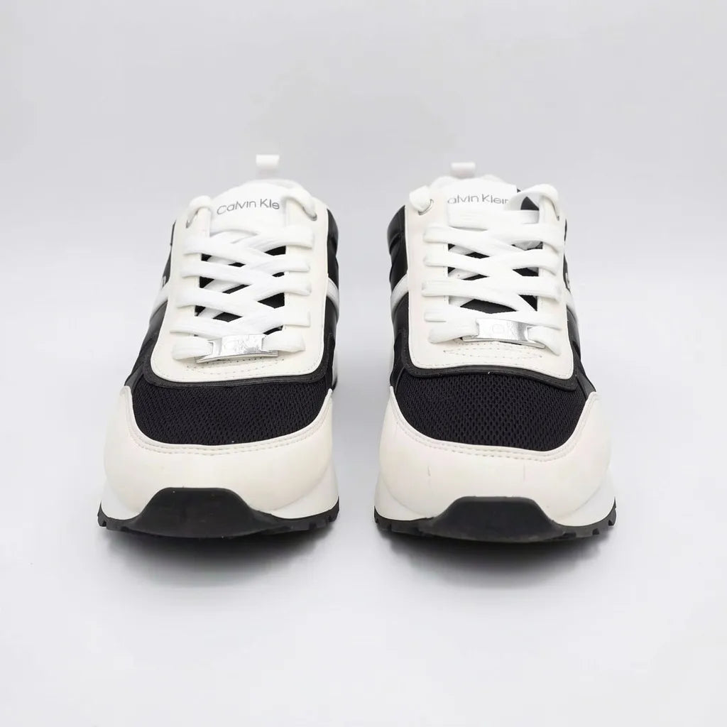 Calvin Klein Tenis Deportivo/ Casual Negro Detalles Blanco Hueso Punta, lateral y talón Suela Blanca/ negro | Photo Studio AI | 5
