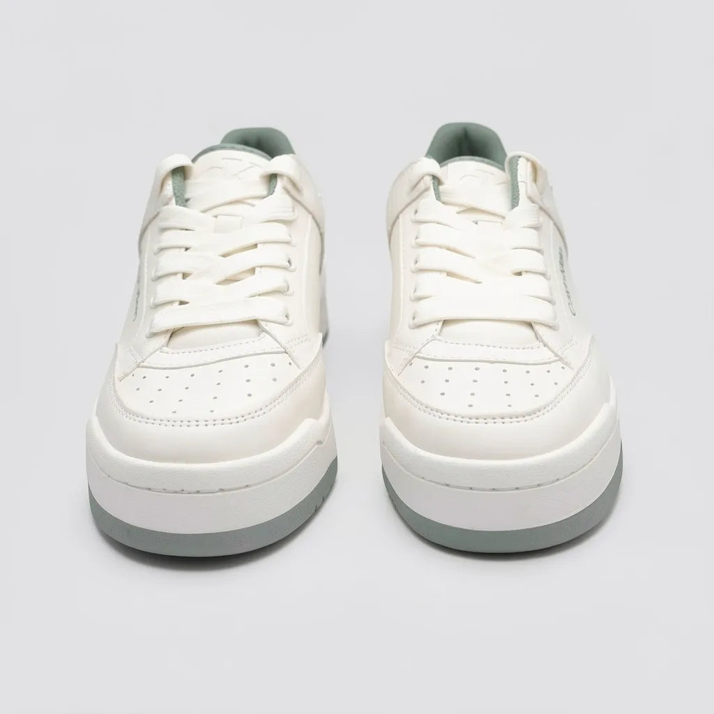 Calvin Klein Tenis Plataforma Blanco hueso Detalles Verde Oscuro Lateral y Talón Suela Blanco Hueso/ Verde | Photo Studio AI | 5